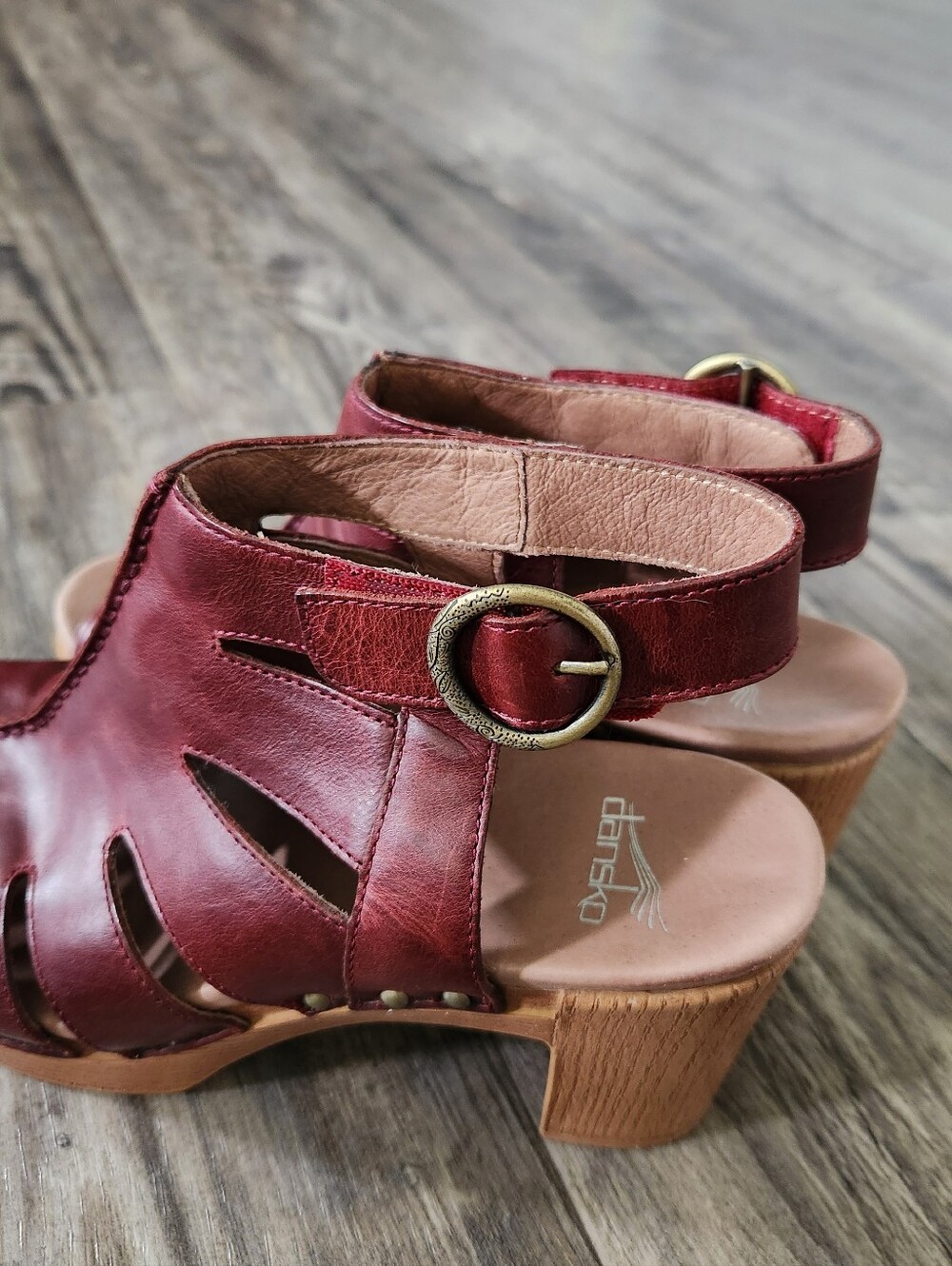Dansko Demetra Ruby Nubuck Leather Sandals Size 39 US 8.5 - Picture 3 of 11